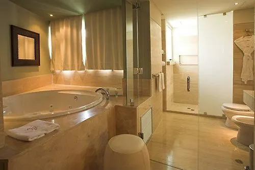 The Hotel Caracas 4*,